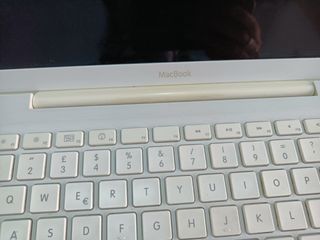 Apple MacBook A1181 con password