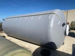 Depósito de poliéster.%