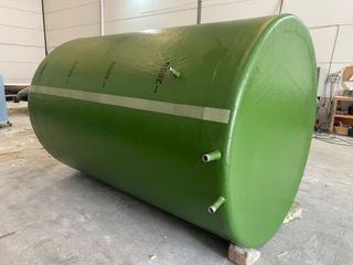 Depósito de poliéster.%