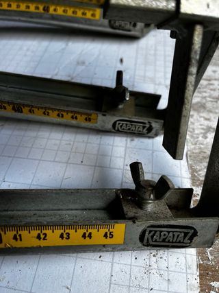 Topes de guía con regla para cortadora de azulejos
