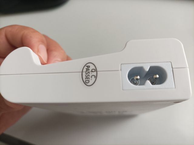 Cargador EBL ( pilas)