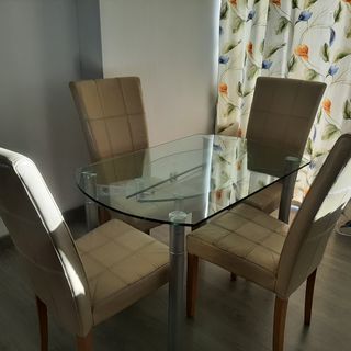 mesa y 4sillas salón
