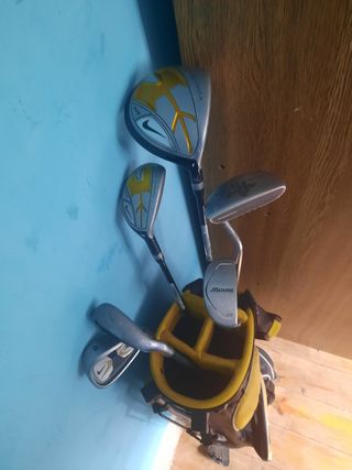 Bolsa de palos de golf Nike y Mizuno