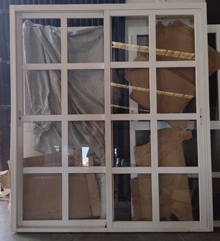 Ventana corredera de aluminio blanco