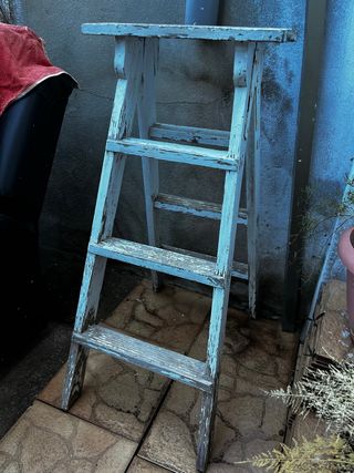 Escalera de madera vintage