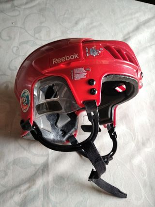 Casco Hockey Reebok Rojo Talla M. Se puede ajustar