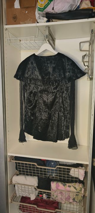 Blusa gótica terciopelo y encaje
