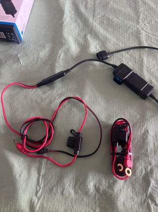Adaptador Quad Lock 12V a USB Inteligente
