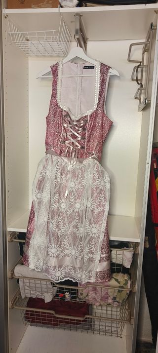 Vestido estilo cottage rosa y blanco