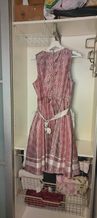 Vestido estilo cottage rosa y blanco