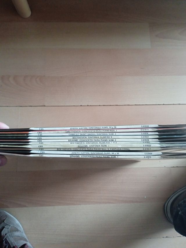 Lote de más de 80 discos de música clasica.