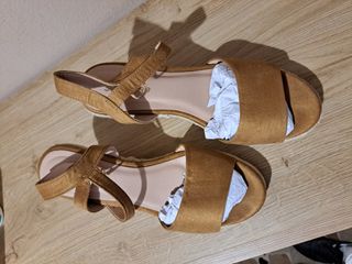 Sandali Styleloop marroni con zeppa