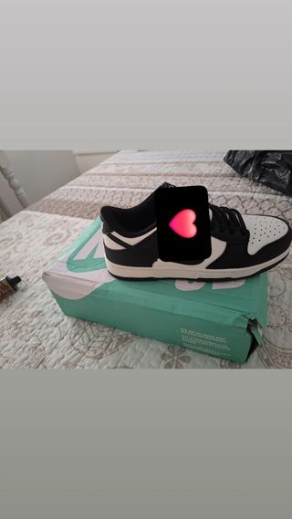 Zapatillas Negras y Blancas nike