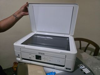Impresora Epson XP-345 WiFi (con tinta)