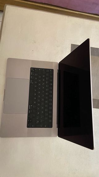 Apple MacBook Pro 16M1