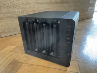 NAS Synology DS413 + 4 discos WD RED 3TB