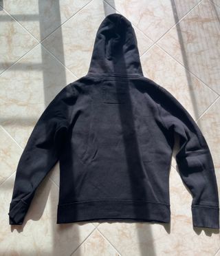 Sudadera Hollister Negra con Logo Rojo