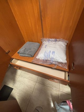 Armario ropero de madera