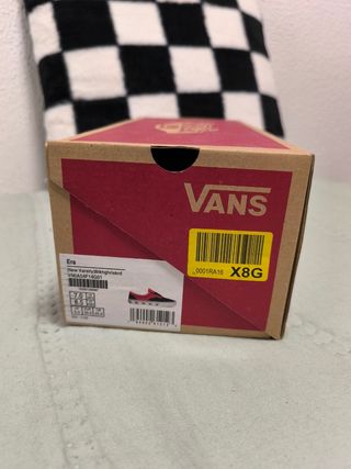 Zapatillas Vans Era Negras y Rojas