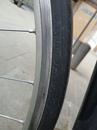 Bicicleta de carretera negra