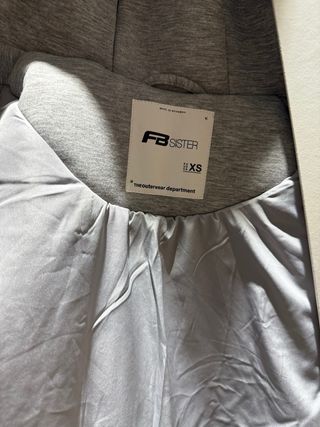 Chaqueta gris oversize
