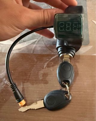 Llave para patín eléctrico pantalla digital