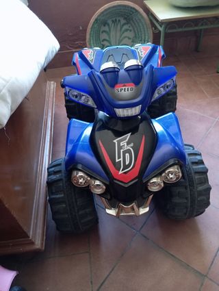Quad eléctrico infantil azul