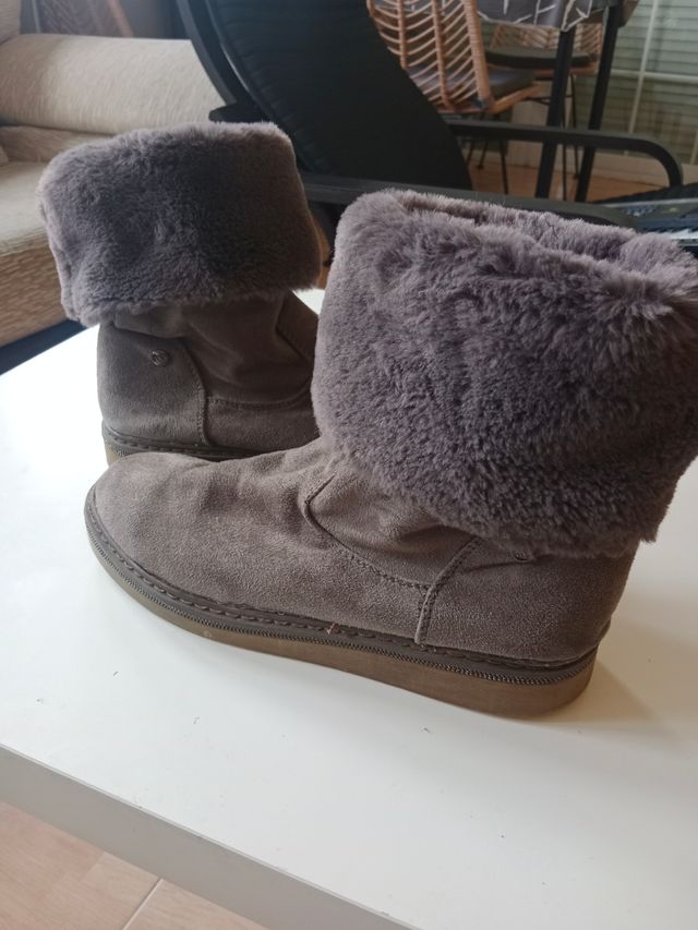 Stivali marroni in camoscio con pelliccia taglia 41