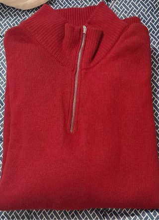 Jersey rojo con cremallera