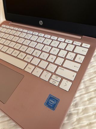 Portátil HP Stream 11-aj0003ns Rosa