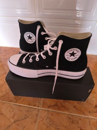 Converse negras altas, solo un uso
