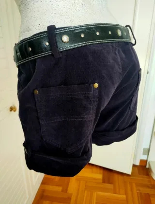 Pantaloncini di velluto a coste viola