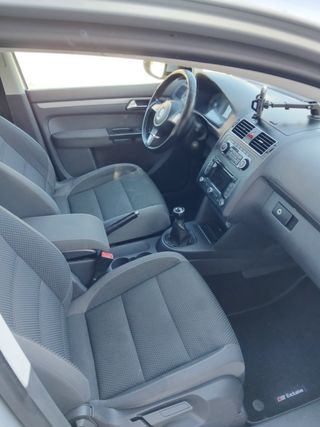 Volkswagen Touran 2011
