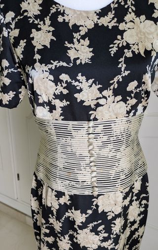 Vestido fiesta negro y dorado floral