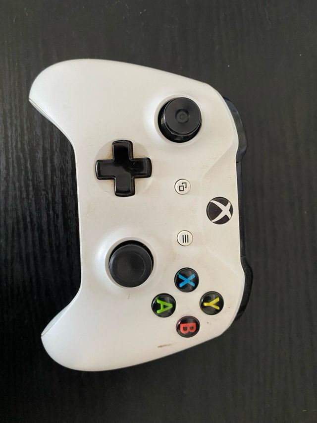 Xbox One Blanca con Mando