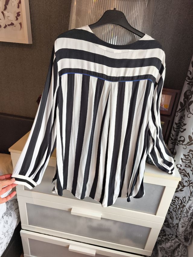 Camisa Rayas Blanco y Negro