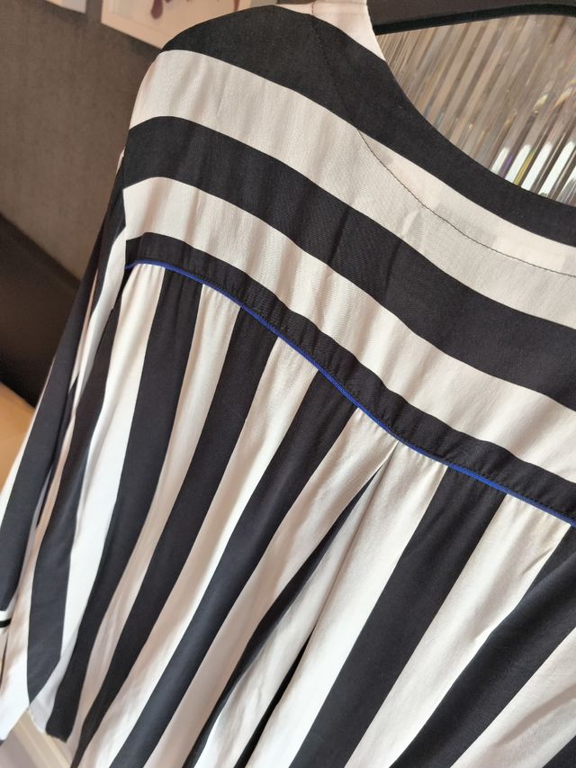 Camisa Rayas Blanco y Negro