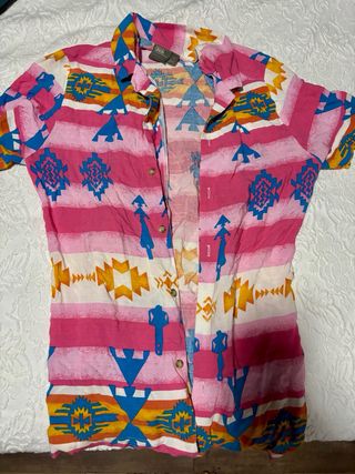 2 Camisas Manga Corta Estampadas