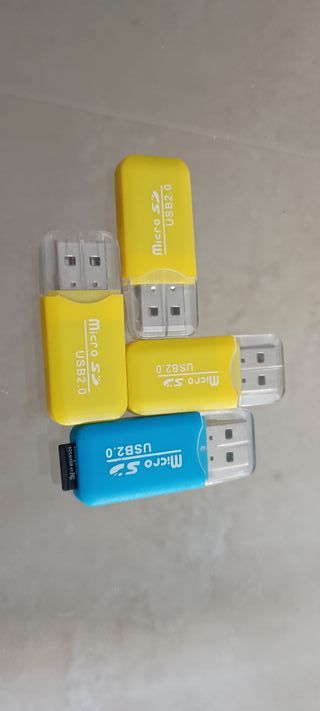 4 Adaptadores tarjeta microSD a USB