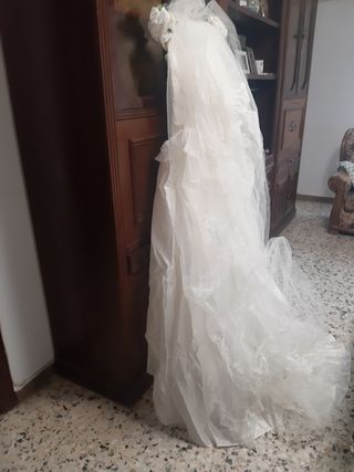 Vestido de Novia con Velo
