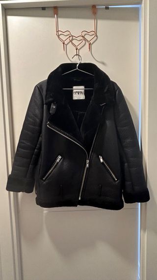 Chaqueta Zara Negra Pelo Sintético