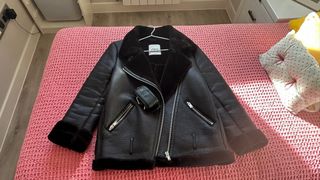 Chaqueta Zara Negra Pelo Sintético