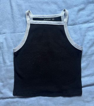 Top negro sin hombros Stradivarius