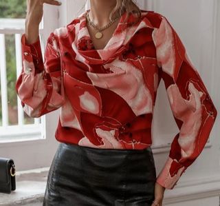 Blusa roja cuello drapeado