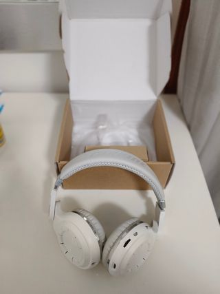 Cascos Bluetooth Inalámbricos Blancos