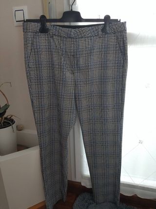 Pantalones chinos de cuadros beige y azul