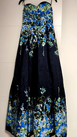 Vestido largo floral sin tirantes