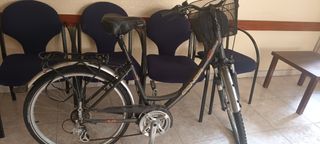 Bicicleta urbana con cesta