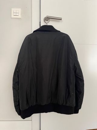 Bomber Oversize Stradivarius Talla S Negra