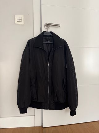 Bomber Oversize Stradivarius Talla S Negra
